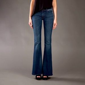 Prestige condition. Mother denim Size 24. Beautiful Pair of jeans!!!!